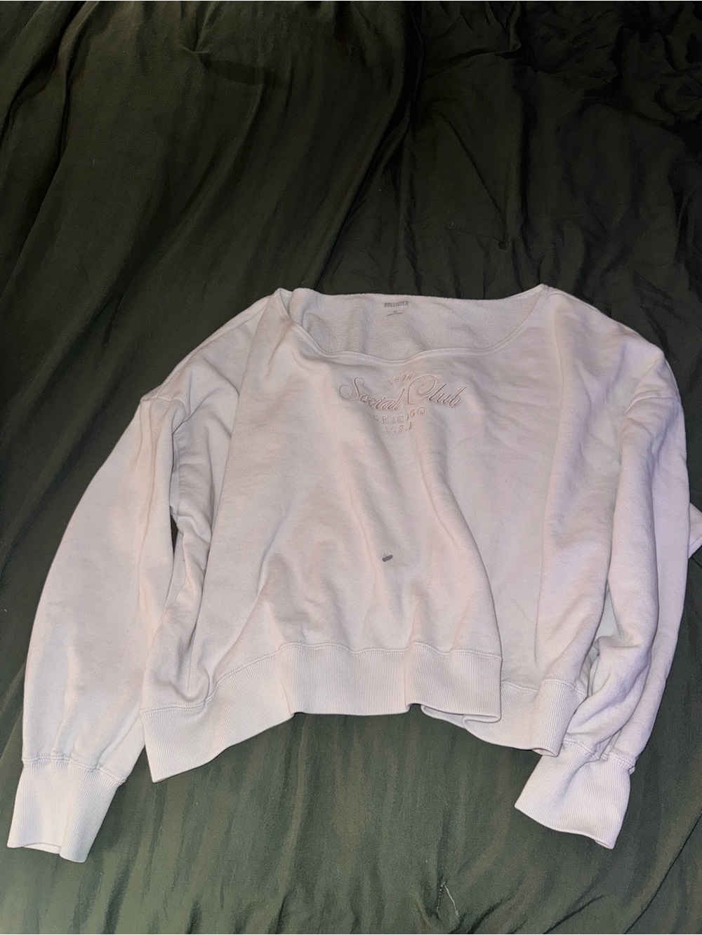 Hollister Pale Cream Cropped Sweatshirt